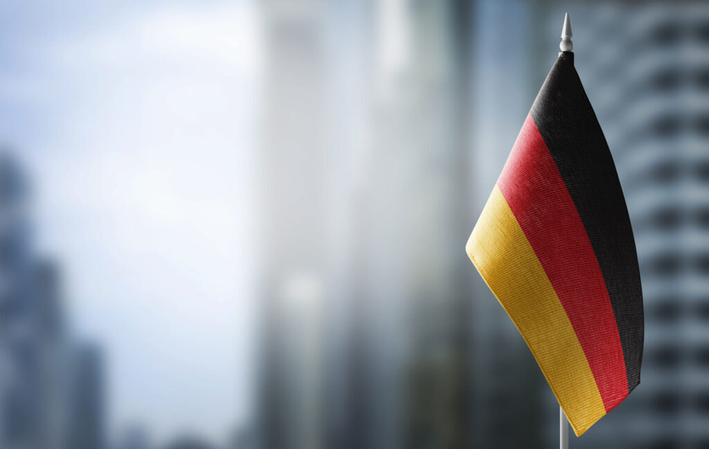 The German Opportunity Card (Chancenkarte): Your New Pathway to Work in Germany 2 The German Opportunity Card Chancenkarte ScholarWing