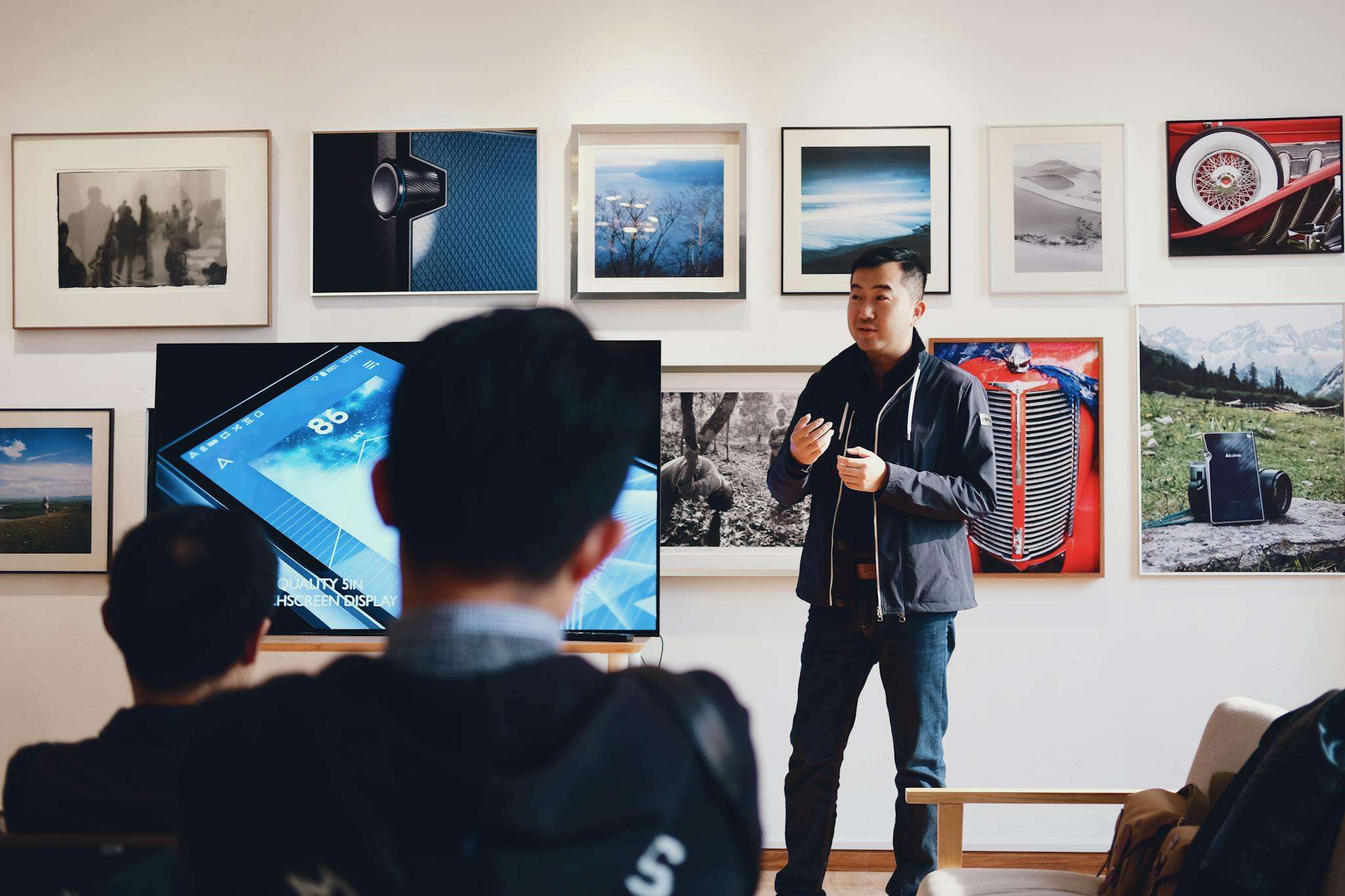 Careers 1 man giving a presentation in a modern